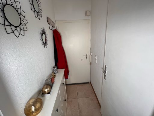1.OG-links-mitte-Flur