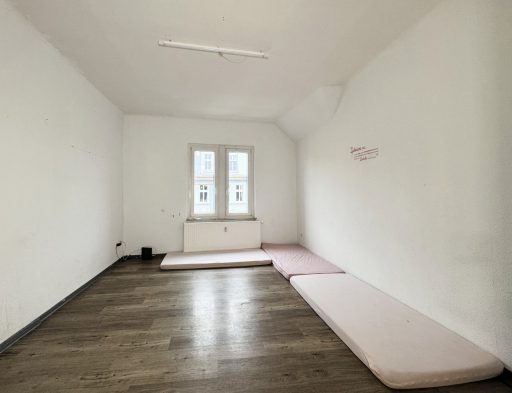 157-2.OG-li-Schlafzimmer