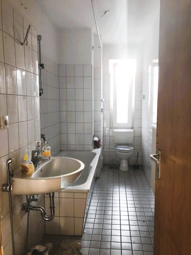 80-3.OG-links-Badezimmer