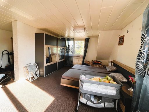 DG-links-Schlafzimmer-1