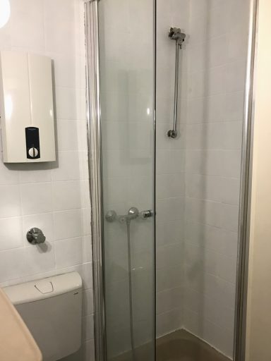 EG-links-Mitte-Badezimmer
